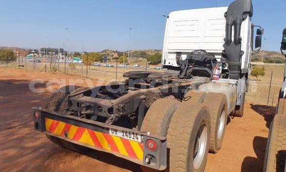 Acheter Occasion Utilitaire Mercedes–Benz 3331 Blanc à Chipata, Zambie Acheter Occasion Utilitaire Mercedes–Benz 3331 Blanc à Chipata, Zambie