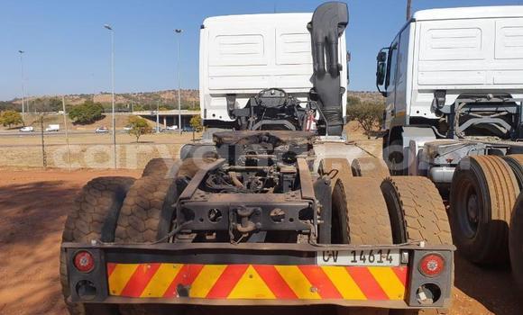 Acheter Occasion Utilitaire Mercedes–Benz 3331 Blanc à Chipata, Zambie Acheter Occasion Utilitaire Mercedes–Benz 3331 Blanc à Chipata, Zambie