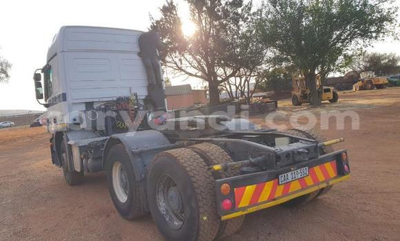 Tenga Tsaru Mercedes–Benz 2538 Chena Rori in Choma in Southern Tenga Tsaru Mercedes–Benz 2538 Chena Rori in Choma in Southern