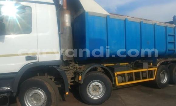 Acheter Occasion Utilitaire Mercedes–Benz 407D Blanc à Chilanga, Lusaka Acheter Occasion Utilitaire Mercedes–Benz 407D Blanc à Chilanga, Lusaka