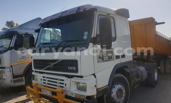 Acheter Occasion Utilitaire Volvo F4 Blanc à Chingola, Zambie Acheter Occasion Utilitaire Volvo F4 Blanc à Chingola, Zambie