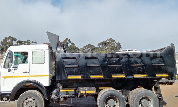 Acheter Occasion Utilitaire Mercedes–Benz 2538 Blanc à Chipata, Zambie Acheter Occasion Utilitaire Mercedes–Benz 2538 Blanc à Chipata, Zambie