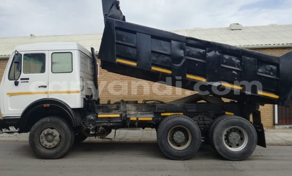 Acheter Occasion Utilitaire Mercedes–Benz 2538 Blanc à Chipata, Zambie Acheter Occasion Utilitaire Mercedes–Benz 2538 Blanc à Chipata, Zambie