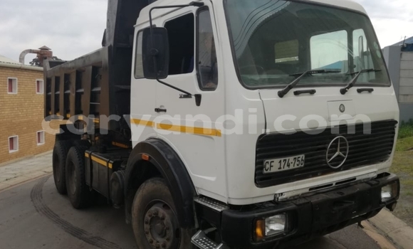 Acheter Occasion Utilitaire Mercedes–Benz 2538 Blanc à Chipata, Zambie Acheter Occasion Utilitaire Mercedes–Benz 2538 Blanc à Chipata, Zambie