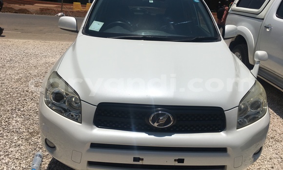 Acheter Occasion Voiture Toyota RAV4 Blanc à Lusaka, Zambie Acheter Occasion Voiture Toyota RAV4 Blanc à Lusaka, Zambie