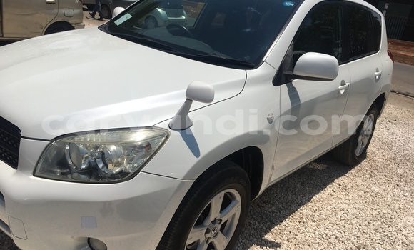 Acheter Occasion Voiture Toyota RAV4 Blanc à Lusaka, Zambie Acheter Occasion Voiture Toyota RAV4 Blanc à Lusaka, Zambie