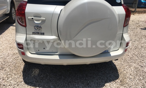 Acheter Occasion Voiture Toyota RAV4 Blanc à Lusaka, Zambie Acheter Occasion Voiture Toyota RAV4 Blanc à Lusaka, Zambie