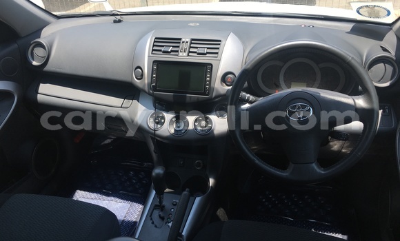 Acheter Occasion Voiture Toyota RAV4 Blanc à Lusaka, Zambie Acheter Occasion Voiture Toyota RAV4 Blanc à Lusaka, Zambie