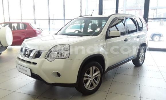 Buy Used Nissan X–Trail White Car in Chingola in Zambia
