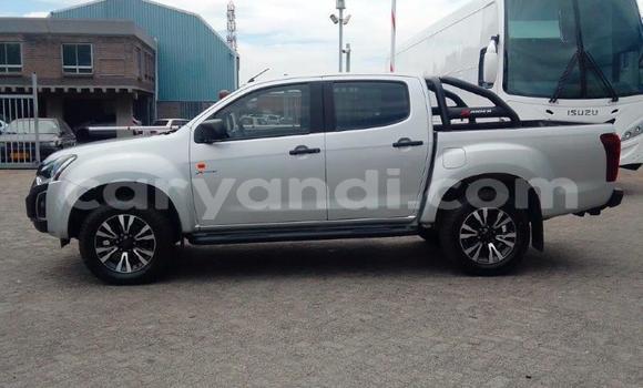 Buy Used Isuzu D–MAX White Car in Lusaka in Zambia