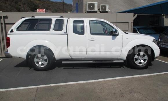 Acheter Occasion Voiture Nissan Navara Blanc à Chipata, Zambie Acheter Occasion Voiture Nissan Navara Blanc à Chipata, Zambie