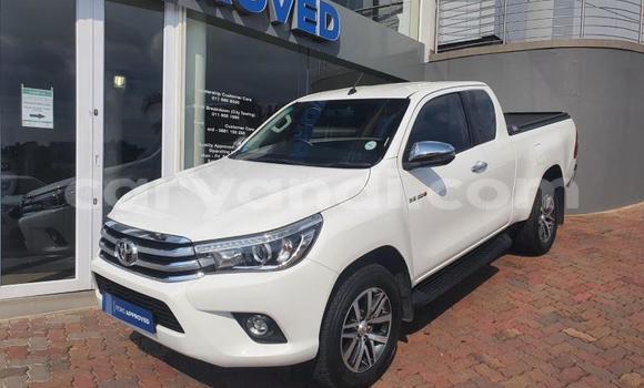 Acheter Occasion Voiture Toyota Hilux Blanc à Itezhi–Tezhi, Du sud Acheter Occasion Voiture Toyota Hilux Blanc à Itezhi–Tezhi, Du sud