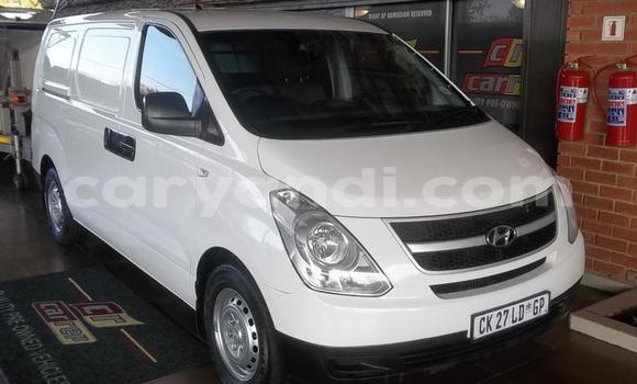 Tenga Tsaru Hyundai H1 Chena Mota in Petauke in Eastern Tenga Tsaru Hyundai H1 Chena Mota in Petauke in Eastern