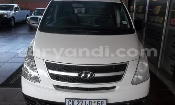 Acheter Occasion Voiture Hyundai H1 Blanc à Petauke, Est Acheter Occasion Voiture Hyundai H1 Blanc à Petauke, Est