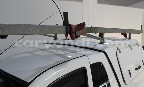 Acheter Occasion Voiture Nissan NP 300 Blanc à Chinsali, Nord Acheter Occasion Voiture Nissan NP 300 Blanc à Chinsali, Nord