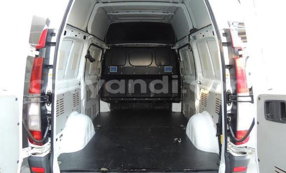 Buy Used Mercedes‒Benz Vito White Car in Chambishi in Copperbelt Buy Used Mercedes‒Benz Vito White Car in Chambishi in Copperbelt