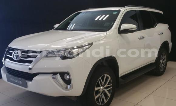 Buy Used Toyota Fortuner White Car in Choma in Southern Buy Used Toyota Fortuner White Car in Choma in Southern