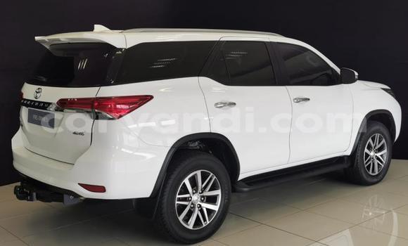 Buy Used Toyota Fortuner White Car in Choma in Southern Buy Used Toyota Fortuner White Car in Choma in Southern