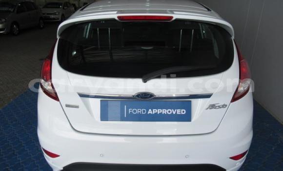 Acheter Occasion Voiture Ford Fiesta Blanc à Chingola, Zambie Acheter Occasion Voiture Ford Fiesta Blanc à Chingola, Zambie