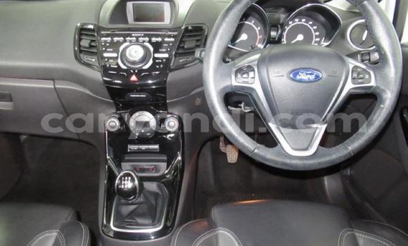 Acheter Occasion Voiture Ford Fiesta Blanc à Chingola, Zambie Acheter Occasion Voiture Ford Fiesta Blanc à Chingola, Zambie