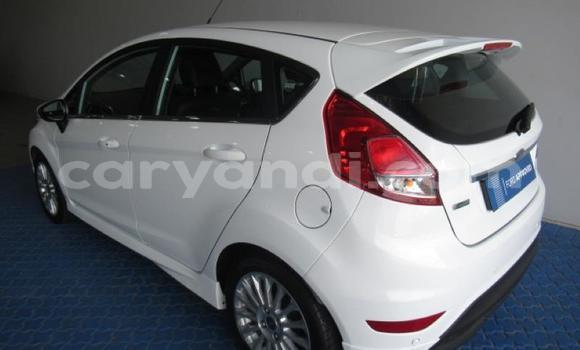 Acheter Occasion Voiture Ford Fiesta Blanc à Chingola, Zambie Acheter Occasion Voiture Ford Fiesta Blanc à Chingola, Zambie