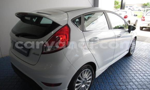 Acheter Occasion Voiture Ford Fiesta Blanc à Chingola, Zambie Acheter Occasion Voiture Ford Fiesta Blanc à Chingola, Zambie