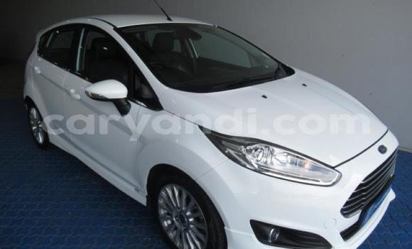 Acheter Occasion Voiture Ford Fiesta Blanc à Chingola, Zambie Acheter Occasion Voiture Ford Fiesta Blanc à Chingola, Zambie
