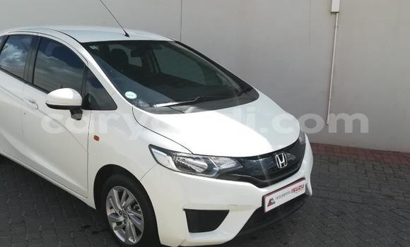 Buy Used Honda Jazz White Car in Chipata in Zambia Buy Used Honda Jazz White Car in Chipata in Zambia