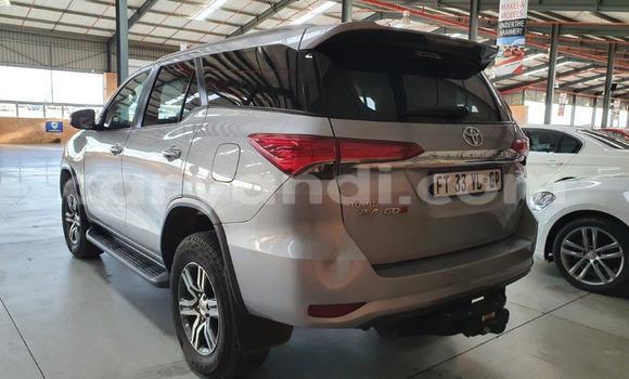 Nunua Ilio tumika Toyota Fortuner Nyingine Gari ndani ya Chingola nchini Zambia Nunua Ilio tumika Toyota Fortuner Nyingine Gari ndani ya Chingola nchini Zambia