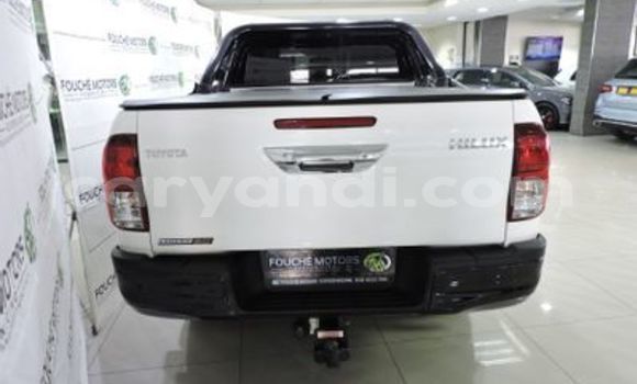 Acheter Occasion Voiture Toyota Hilux Blanc à Kabwe, Zambie Acheter Occasion Voiture Toyota Hilux Blanc à Kabwe, Zambie