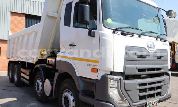 Nunua Ilio tumika Nissan UD Nyeupe Lori ndani ya Mongu nchini Magharibi Nunua Ilio tumika Nissan UD Nyeupe Lori ndani ya Mongu nchini Magharibi