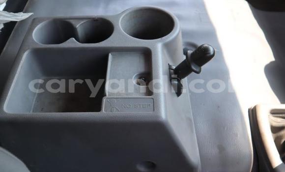 Nunua Ilio tumika Nissan UD Nyeupe Lori ndani ya Mongu nchini Magharibi Nunua Ilio tumika Nissan UD Nyeupe Lori ndani ya Mongu nchini Magharibi