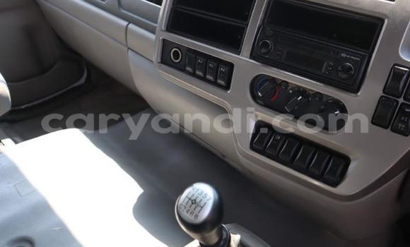 Nunua Ilio tumika Nissan UD Nyeupe Lori ndani ya Mongu nchini Magharibi Nunua Ilio tumika Nissan UD Nyeupe Lori ndani ya Mongu nchini Magharibi