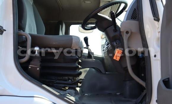 Nunua Ilio tumika Nissan UD Nyeupe Lori ndani ya Mongu nchini Magharibi Nunua Ilio tumika Nissan UD Nyeupe Lori ndani ya Mongu nchini Magharibi