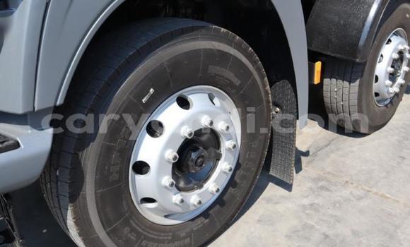 Nunua Ilio tumika Nissan UD Nyeupe Lori ndani ya Mongu nchini Magharibi Nunua Ilio tumika Nissan UD Nyeupe Lori ndani ya Mongu nchini Magharibi