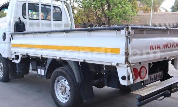 Buy Used Kia K7 White Car in Mongu in Western Buy Used Kia K7 White Car in Mongu in Western