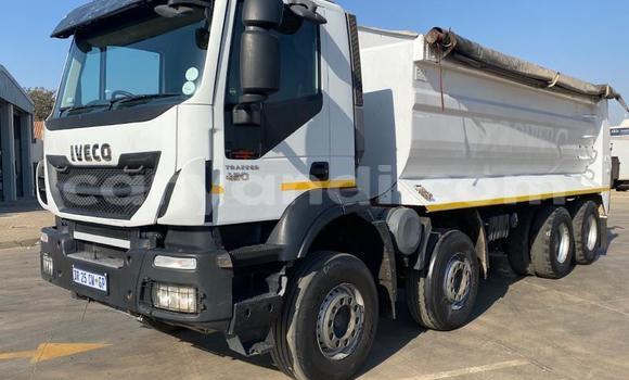 Nunua Ilio tumika Iveco Cargo Nyeupe Lori ndani ya Mongu nchini Magharibi Nunua Ilio tumika Iveco Cargo Nyeupe Lori ndani ya Mongu nchini Magharibi