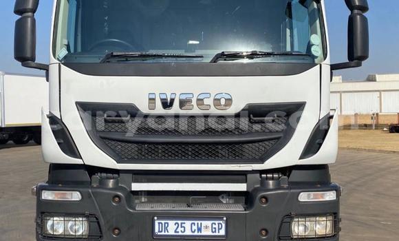 Nunua Ilio tumika Iveco Cargo Nyeupe Lori ndani ya Mongu nchini Magharibi Nunua Ilio tumika Iveco Cargo Nyeupe Lori ndani ya Mongu nchini Magharibi