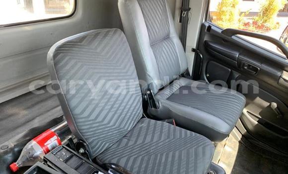 Nunua Ilio tumika Hino Ranger Nyeupe Lori ndani ya Mazabuka nchini Kusini Nunua Ilio tumika Hino Ranger Nyeupe Lori ndani ya Mazabuka nchini Kusini