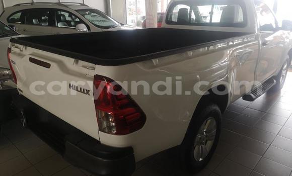 Buy Used Toyota Hilux White Car in Chilanga in Lusaka Buy Used Toyota Hilux White Car in Chilanga in Lusaka