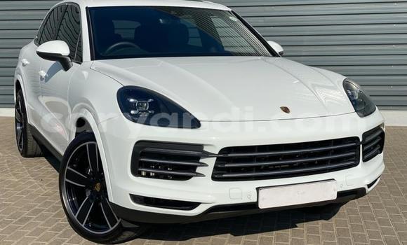 Nunua Ilio tumika Porsche Cayenne Nyeupe Gari ndani ya Kitwe nchini Zambia Nunua Ilio tumika Porsche Cayenne Nyeupe Gari ndani ya Kitwe nchini Zambia