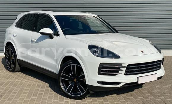 Nunua Ilio tumika Porsche Cayenne Nyeupe Gari ndani ya Kitwe nchini Zambia Nunua Ilio tumika Porsche Cayenne Nyeupe Gari ndani ya Kitwe nchini Zambia