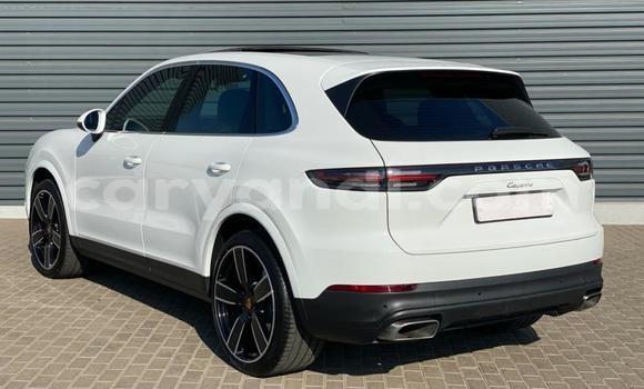 Nunua Ilio tumika Porsche Cayenne Nyeupe Gari ndani ya Kitwe nchini Zambia Nunua Ilio tumika Porsche Cayenne Nyeupe Gari ndani ya Kitwe nchini Zambia
