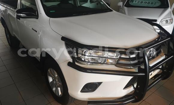 Acheter Occasion Voiture Toyota Hilux Blanc à Chingola, Zambie Acheter Occasion Voiture Toyota Hilux Blanc à Chingola, Zambie