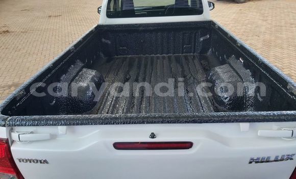 Acheter Occasion Voiture Toyota Hilux Blanc à Chingola, Zambie Acheter Occasion Voiture Toyota Hilux Blanc à Chingola, Zambie