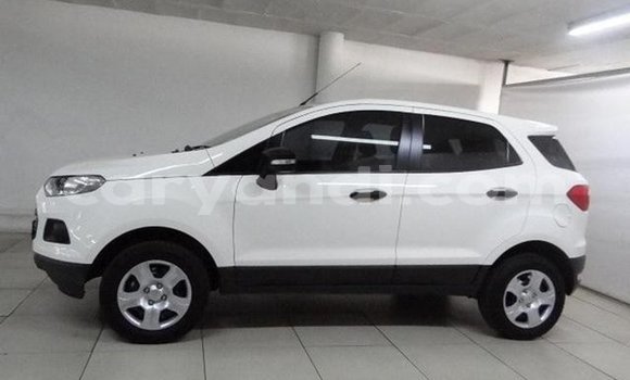 Acheter Occasion Voiture Ford Escort Blanc à Lusaka, Zambie Acheter Occasion Voiture Ford Escort Blanc à Lusaka, Zambie