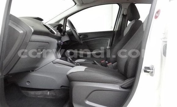 Acheter Occasion Voiture Ford Escort Blanc à Lusaka, Zambie Acheter Occasion Voiture Ford Escort Blanc à Lusaka, Zambie