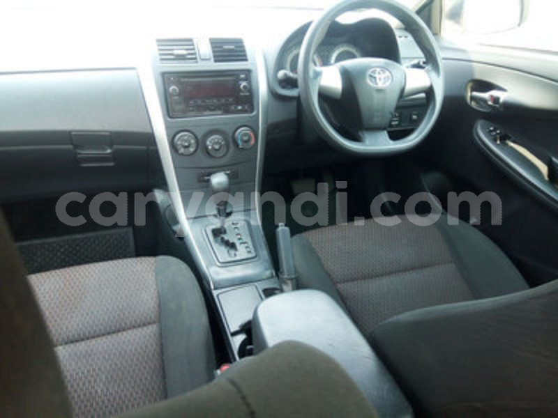 Big with watermark toyota corrola standout 2016 7