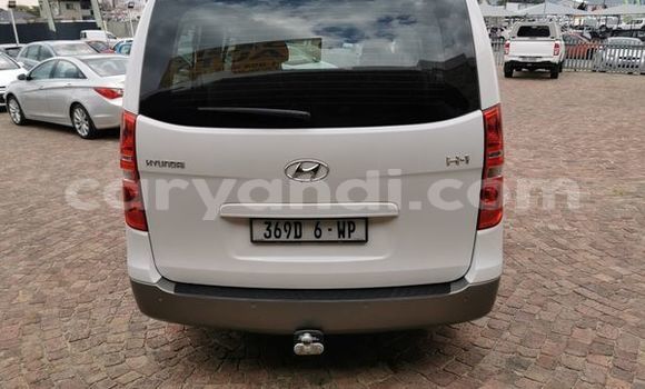 Buy Used Hyundai H1 White Car in Kitwe in Zambia Buy Used Hyundai H1 White Car in Kitwe in Zambia