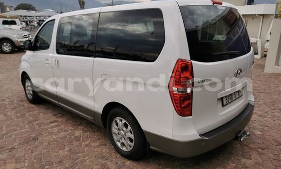 Buy Used Hyundai H1 White Car in Kitwe in Zambia Buy Used Hyundai H1 White Car in Kitwe in Zambia